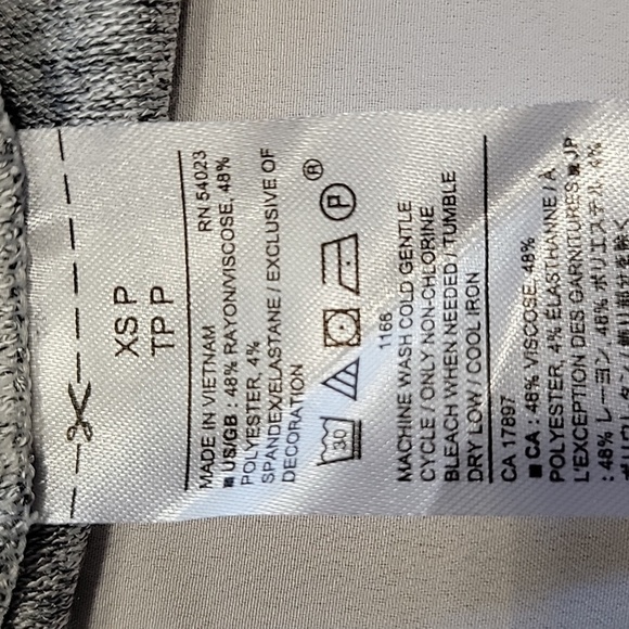 Banana Republic Factory Size PXS Gray and White Layered-Look Sleeveless Top. NEW - Picture 10 of 10